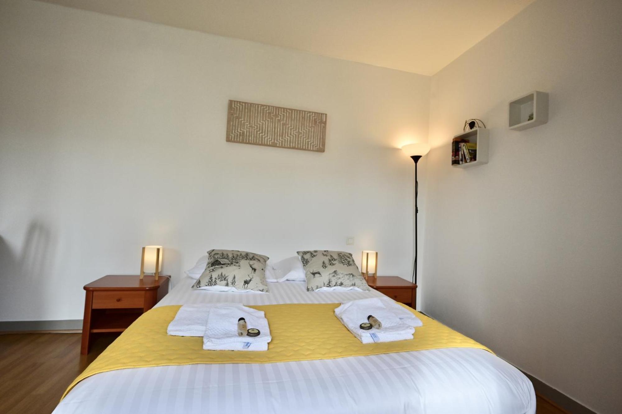 Hotel La Cuisine Des Lulus Montainville  Extérieur photo