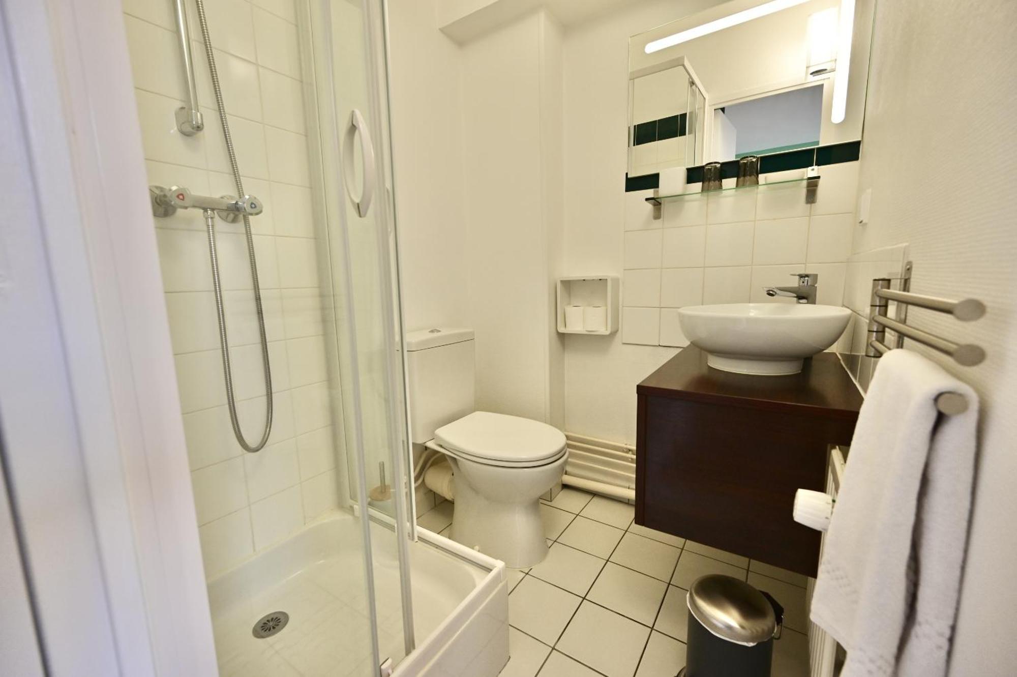 Hotel La Cuisine Des Lulus Montainville  Extérieur photo
