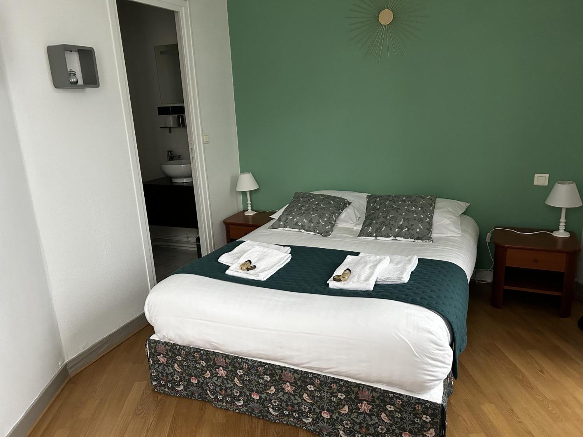 Hotel La Cuisine Des Lulus Montainville  Chambre photo